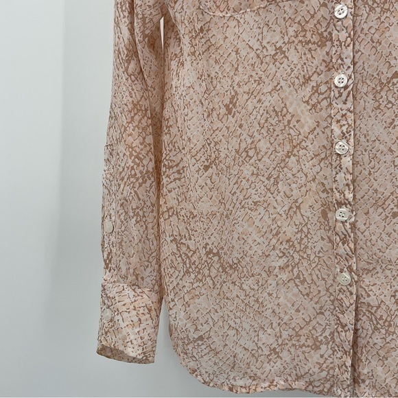 NewYork& Company Shear Blouse Size small‎ B3 - Picture 3 of 8